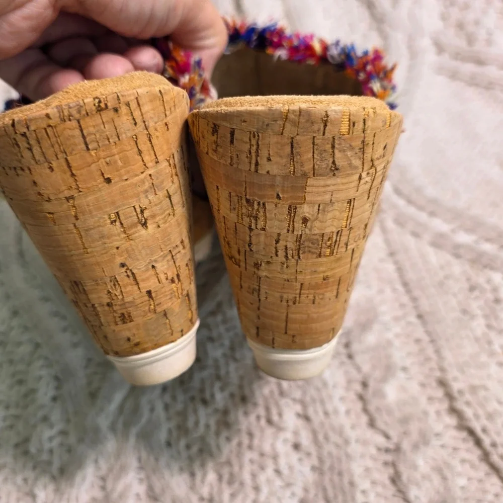 Minnetonka Wedge Sandals Pink Blue Fringed Embroidered Cork Women 8 Excellent